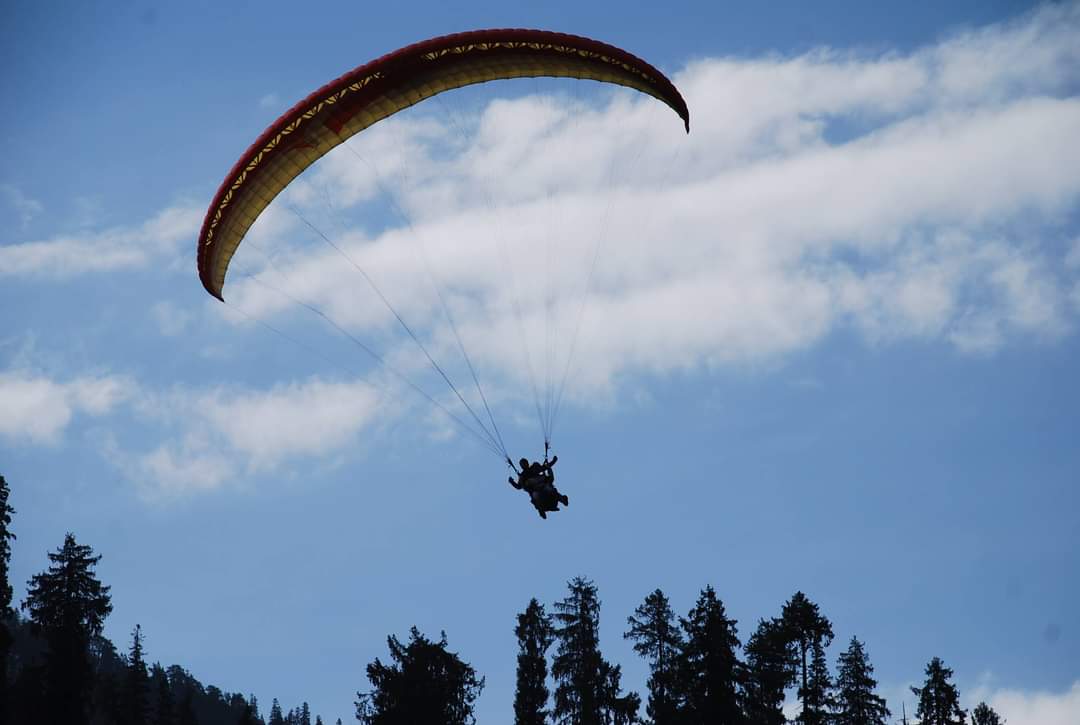 Paragliding in Manali