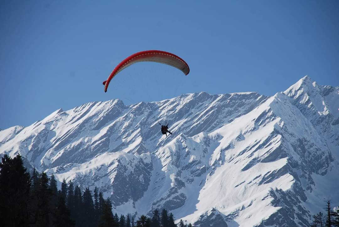 Paragliding in Manali Solang valley