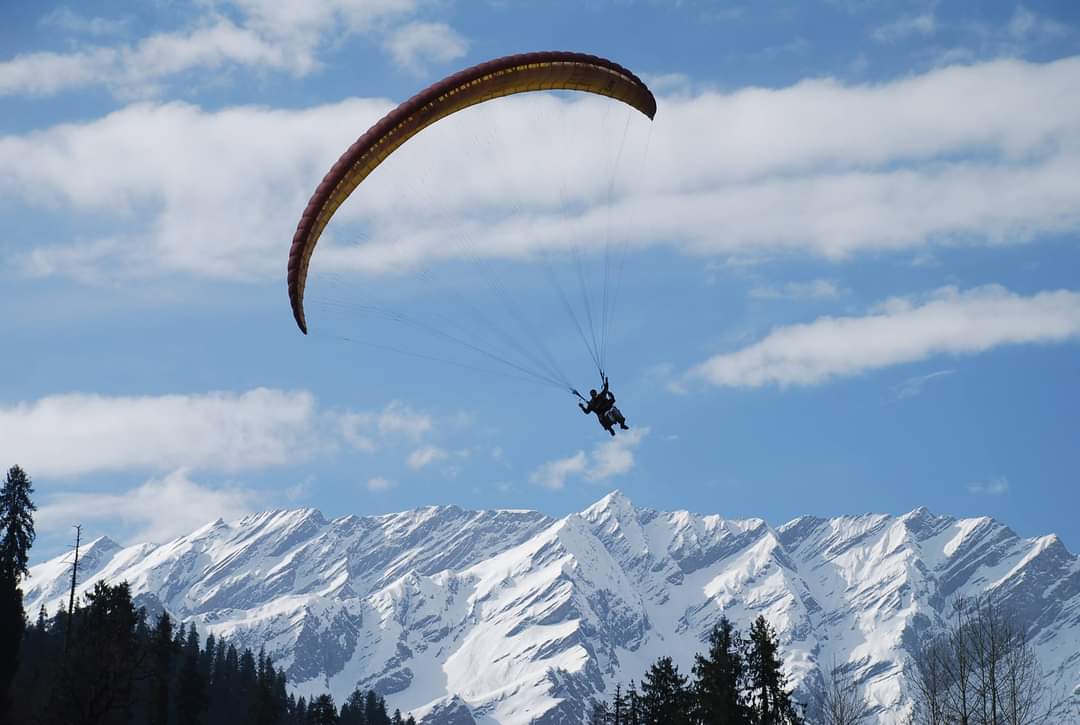 Paragliding in Solang Valley