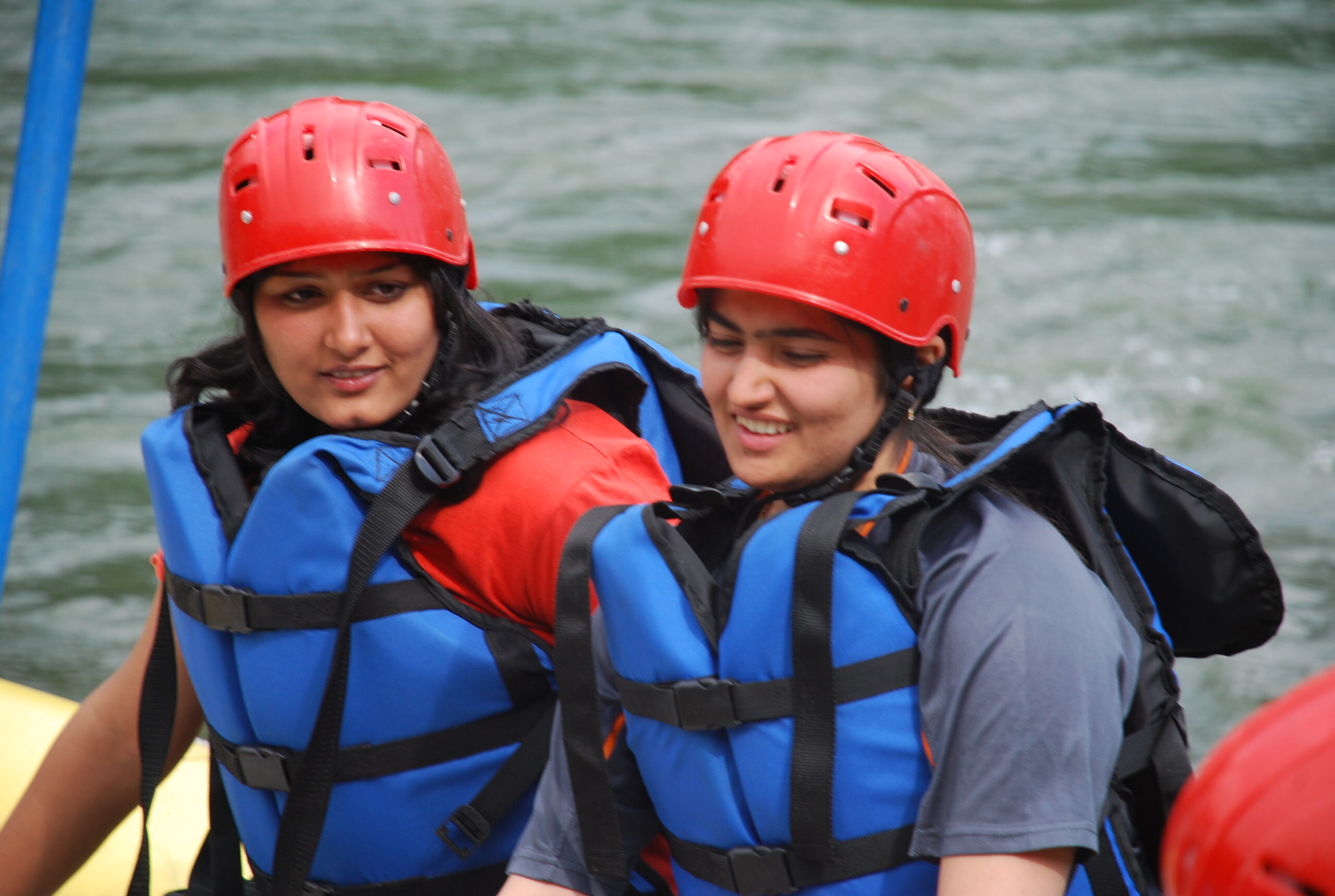 Family Raft ₹1,800 | Full Raft Booking Kullu Manali