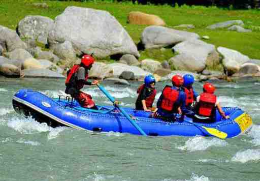 Couple Rafting in Raison Price